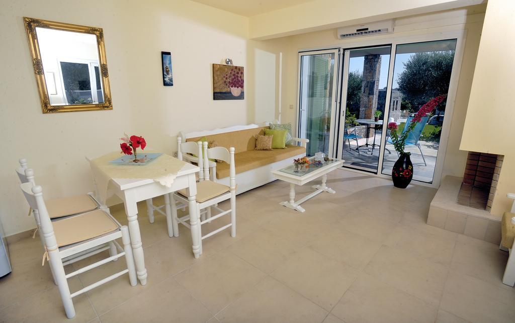 Athena Villas Olive Grove & Estate Gouves Pokoj fotografie